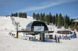 Experience the thrill of winter at this ski resort, featuring the state-of-the-art Eagle Rock chairlift for seamless access to pristine slopes.