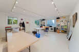 Discover this spacious art studio, perfect for unleashing your creativity.