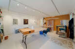 Discover this versatile art studio, perfect for creative endeavors.