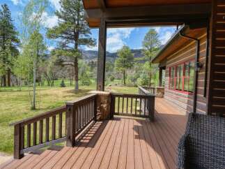 Experience the perfect blend of rustic charm and modern comfort with this stunning log cabin.