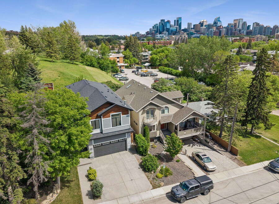 Discover this stunning property featuring modern architecture and a prime location with a breathtaking city skyline view.