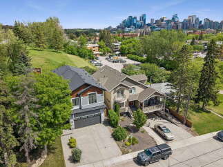 Discover this stunning property featuring modern architecture and a prime location with a breathtaking city skyline view.