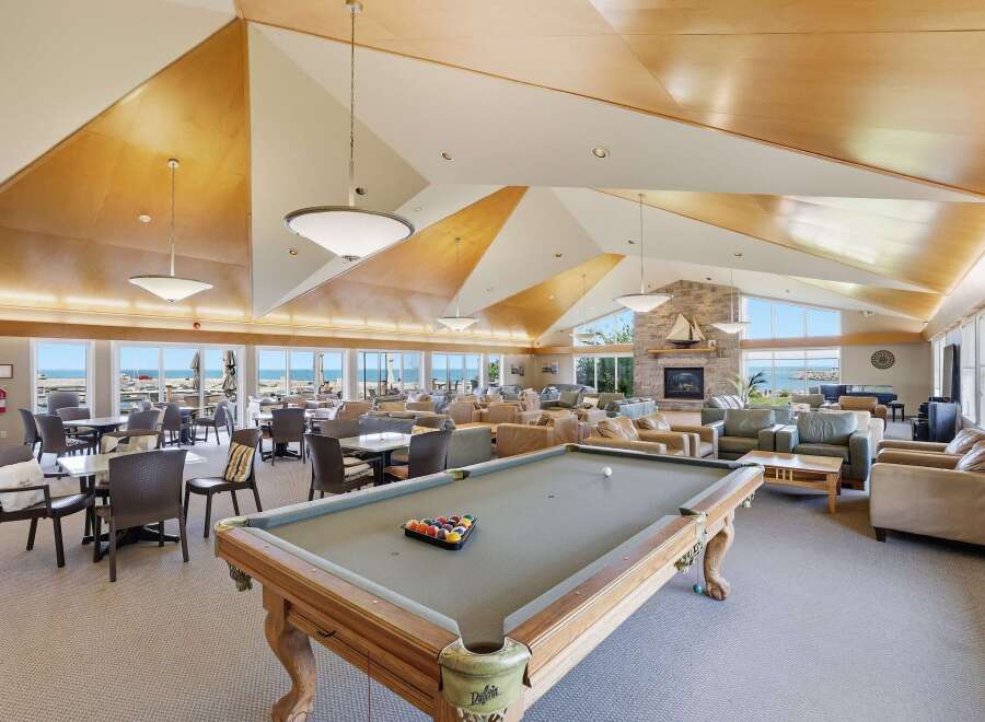 Enjoy breathtaking ocean views from this spacious common area, perfect for relaxation and entertainment.