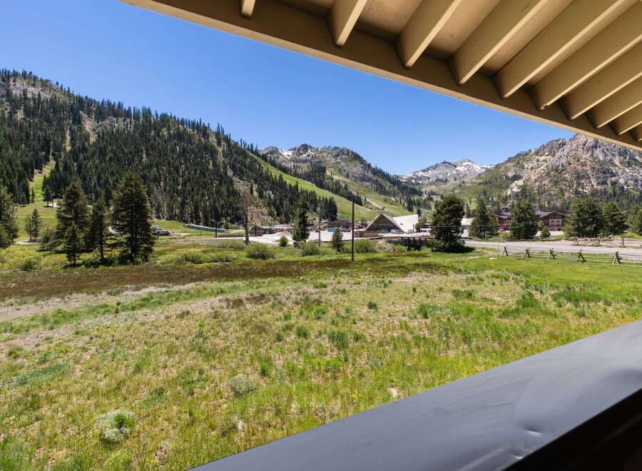 Experience breathtaking mountain views from this property, perfect for outdoor enthusiasts.