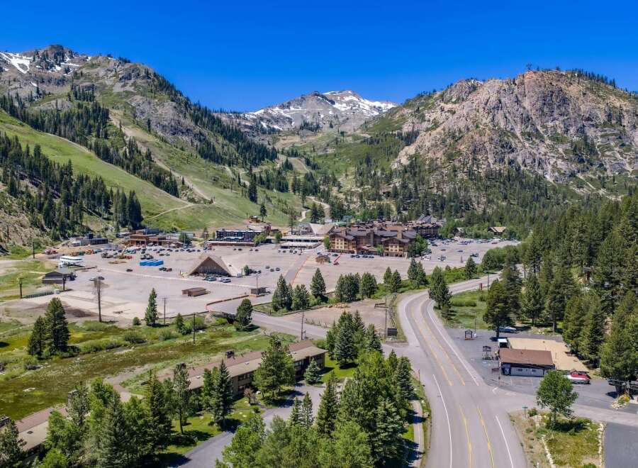 Discover this stunning mountain resort property, perfect for year-round enjoyment.