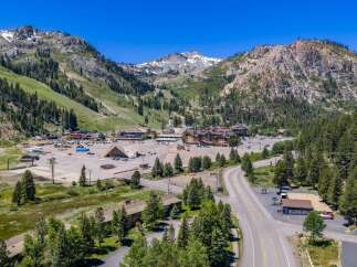 Discover this stunning mountain resort property, perfect for year-round enjoyment.
