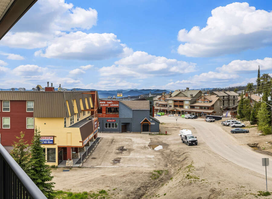 Discover this vibrant mountain village with a mix of commercial and residential buildings, offering a unique lifestyle.
