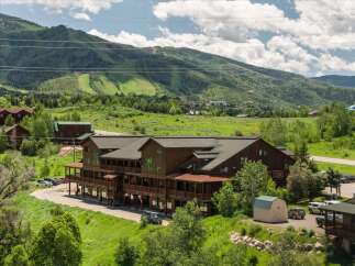 Experience the charm of this rustic mountain lodge, perfect for a getaway.
