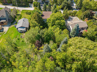 For Sale in Blue Mountains with 4 Beds and 3 Bathrooms
