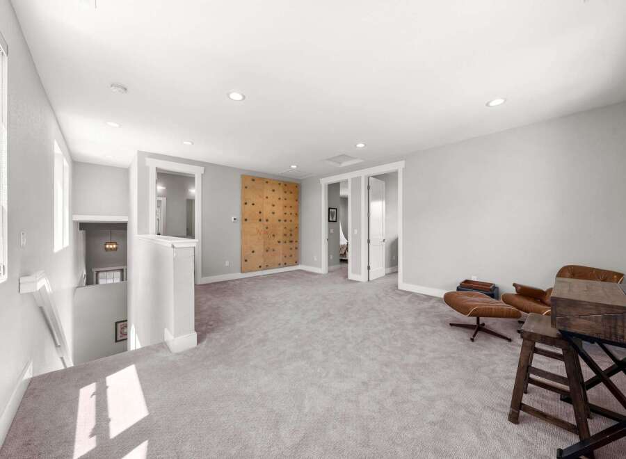 Discover this versatile loft space, perfect for recreation and relaxation.