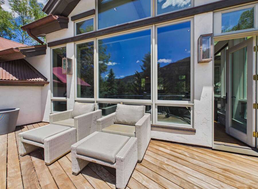 Enjoy breathtaking mountain views from this stunning deck, perfect for outdoor relaxation.