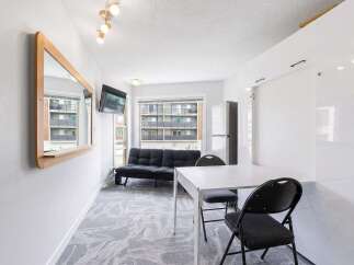 Discover this compact and functional living space, perfect for urban dwellers.