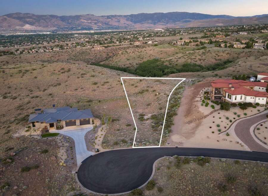 Discover this prime vacant lot, perfectly situated for your dream home with breathtaking panoramic views of the valley and mountains.