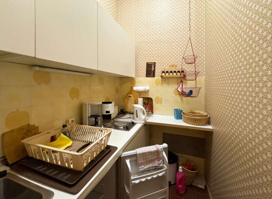 Discover this charming kitchen, perfect for any home.
