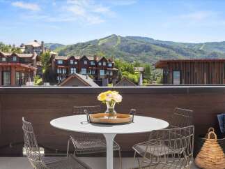 Enjoy breathtaking mountain views from this stunning balcony, perfect for morning coffee or evening relaxation.