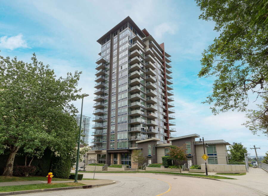 Experience modern urban living in this stunning high-rise condominium, featuring sleek architecture and expansive balconies offering breathtaking city views.