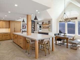 Experience the perfect blend of modern farmhouse and rustic charm in this stunning kitchen.