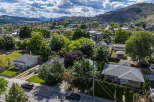Discover this charming property nestled in a vibrant neighborhood, offering a perfect blend of comfort and convenience.