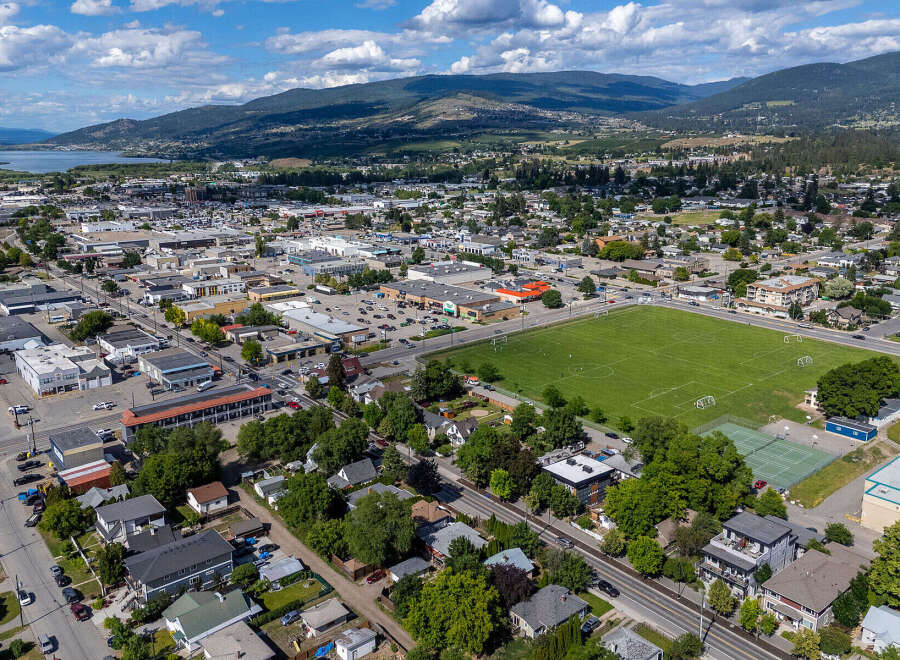 Discover this vibrant urban community offering a mix of residential and commercial properties, perfect for diverse lifestyles.
