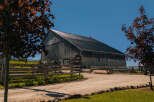 Discover this charming barn property, perfect for agricultural ventures or a unique event venue.