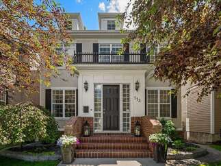 For Sale in Calgary with 3 Beds and 4 Bathrooms