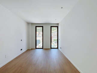 Discover this bright and airy empty room, perfect for your new home or office.