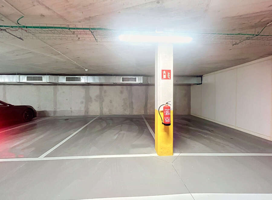Discover this secure and well-maintained underground parking space, perfect for protecting your vehicle.