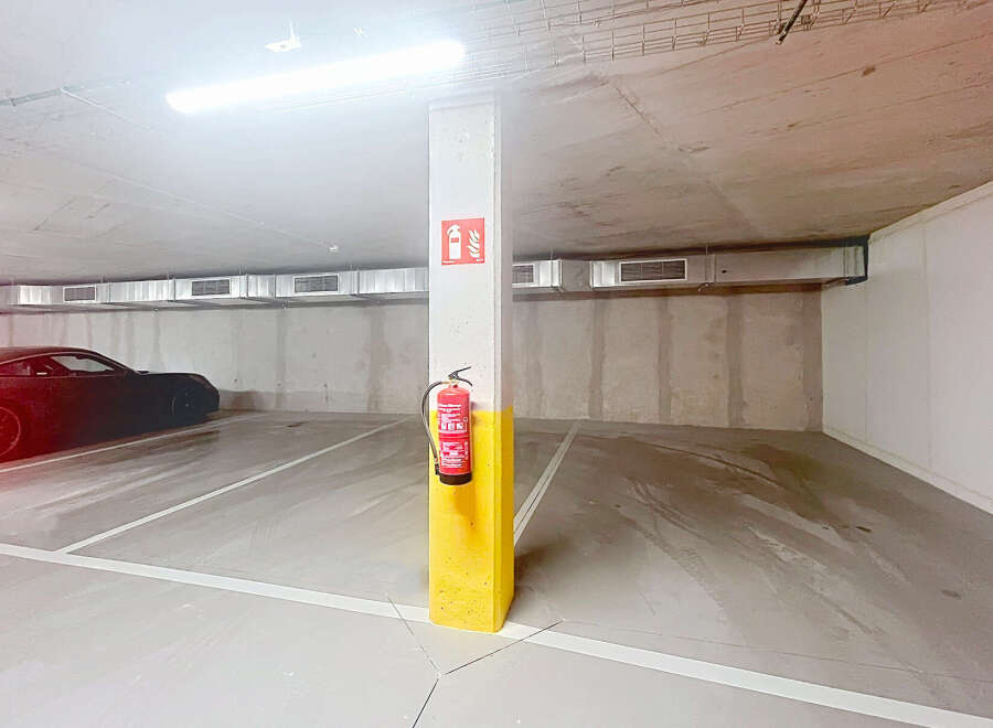 Discover secure and convenient parking in this well-maintained underground garage.