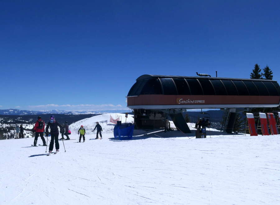 Experience the thrill of skiing at this prime location, featuring the Sunshine Express ski lift for easy access to the slopes.