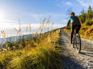 Experience the great outdoors with this stunning mountain property, perfect for outdoor enthusiasts.