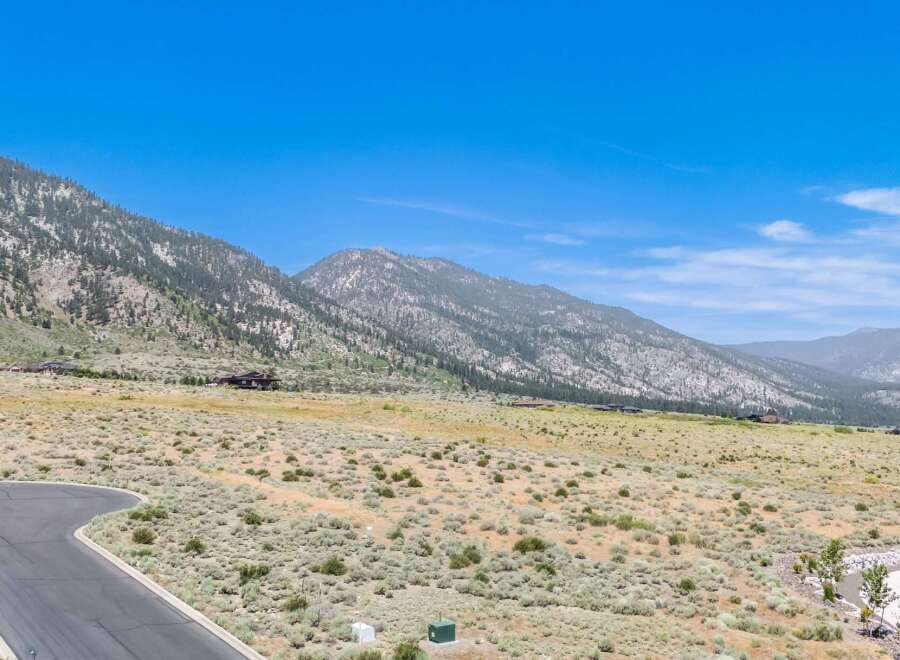 Discover your dream home in this stunning mountain landscape, offering breathtaking views and serene natural beauty.