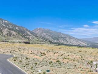 Discover your dream home in this stunning mountain landscape, offering breathtaking views and serene natural beauty.
