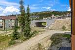 Discover this stunning property nestled in a picturesque mountain setting, featuring modern architecture and breathtaking natural surroundings.