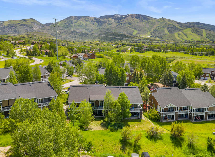 Discover this stunning mountain property featuring multiple units with spacious balconies and scenic views.
