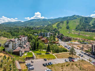 Experience mountain living at its finest with this stunning property offering breathtaking views of the ski slopes and surrounding natural beauty.