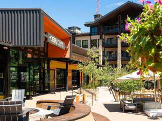 Discover modern living and vibrant community spaces at this prime real estate location.