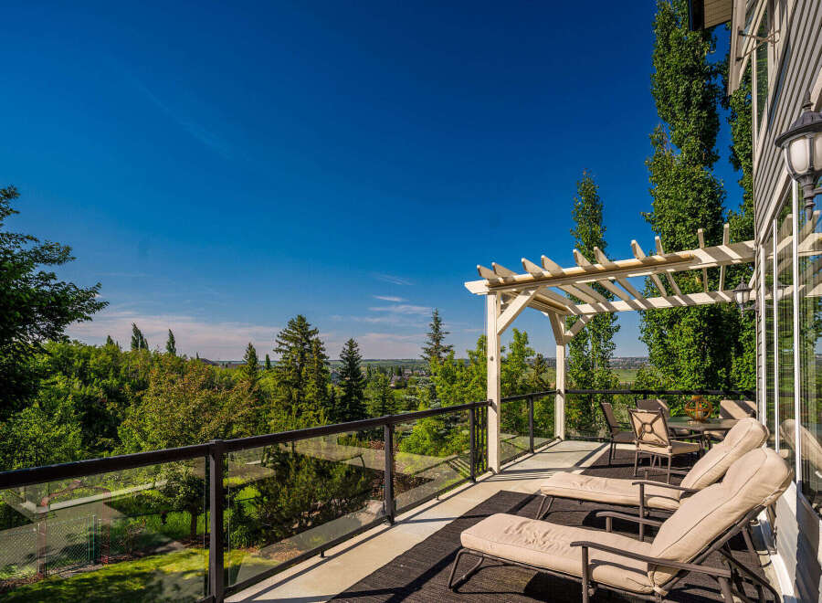 Enjoy breathtaking views from this stunning balcony, perfect for relaxation and entertaining.