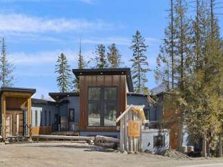 For Sale in Fernie with 7 Beds and 6 Bathrooms