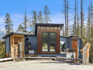 For Sale in Fernie with 7 Beds and 6 Bathrooms
