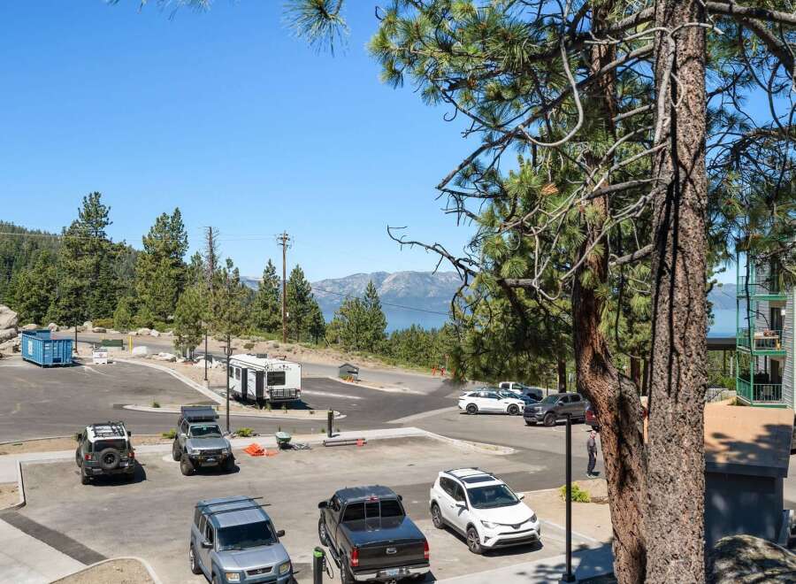 Discover this stunning property with breathtaking lake and mountain views, perfect for outdoor enthusiasts.