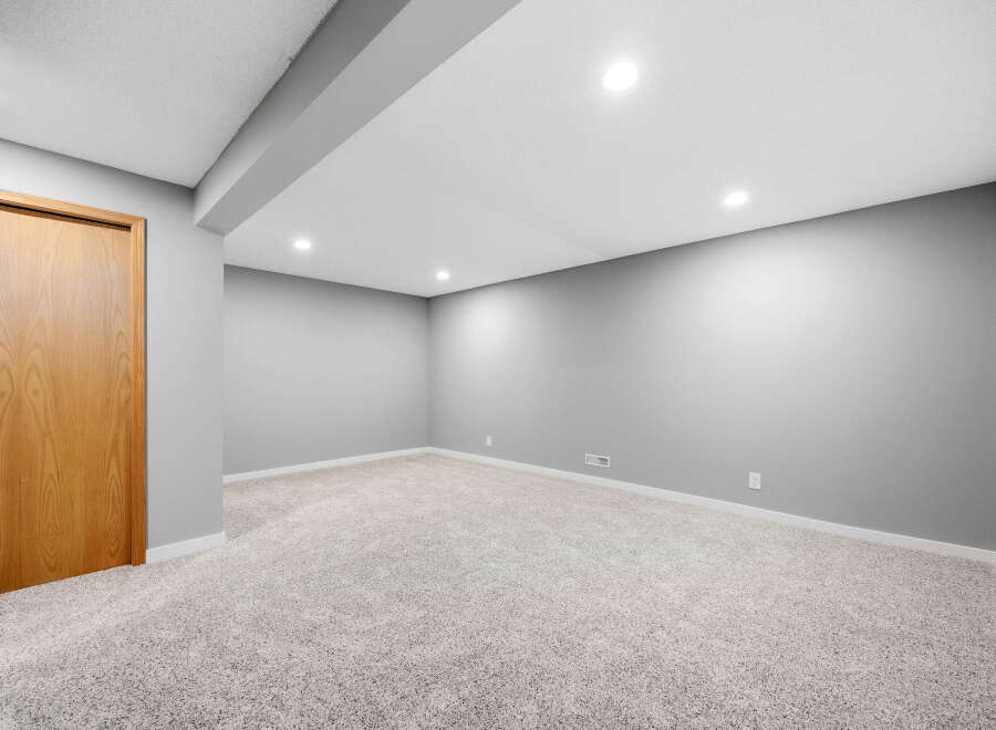 Discover this spacious and inviting basement, perfect for creating your dream living space.