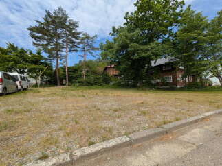 Discover this prime vacant lot, perfect for your dream home or investment property.