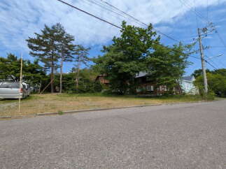 Discover this charming property featuring a spacious lot with mature trees, offering both privacy and natural beauty.