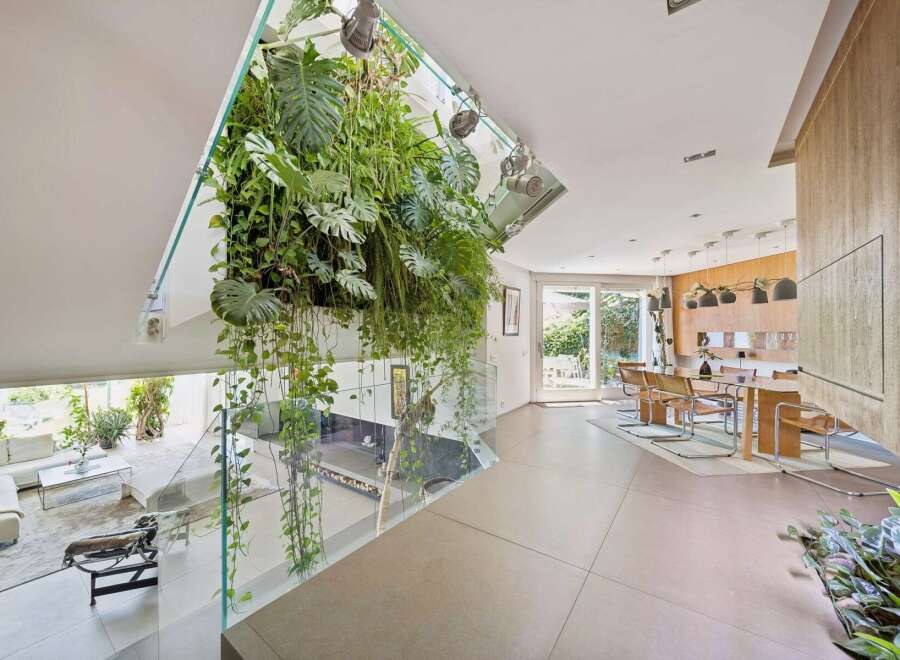 Experience luxurious modern living in this stunning home featuring an open-concept layout and abundant natural light.