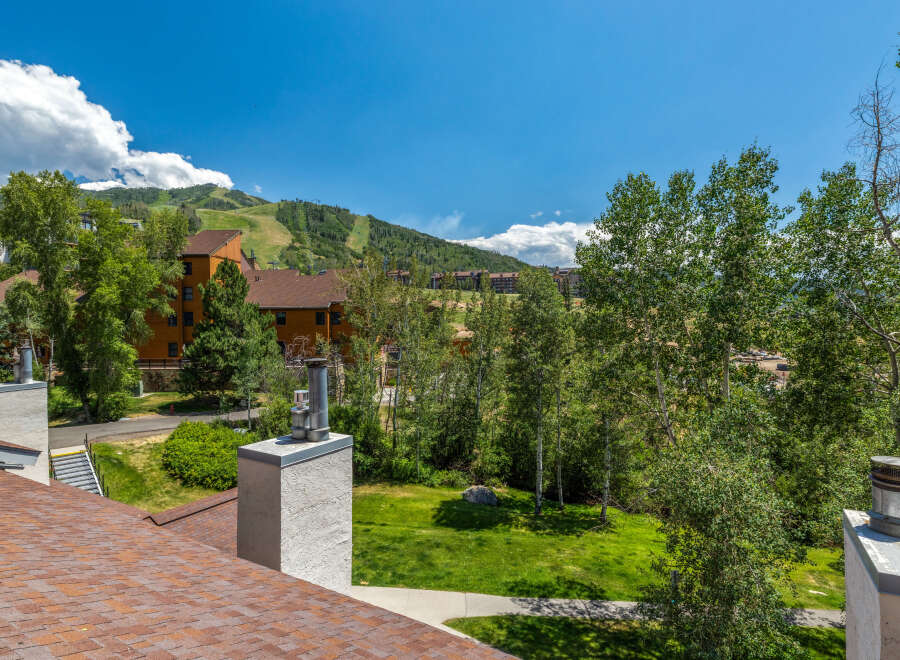 Experience breathtaking mountain views from this stunning property, perfect for outdoor enthusiasts.