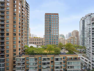 Experience urban living at its finest in this stunning high-rise apartment complex, featuring modern architecture and breathtaking city views.