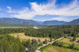 Discover this stunning rural property offering breathtaking mountain views and a serene natural setting.