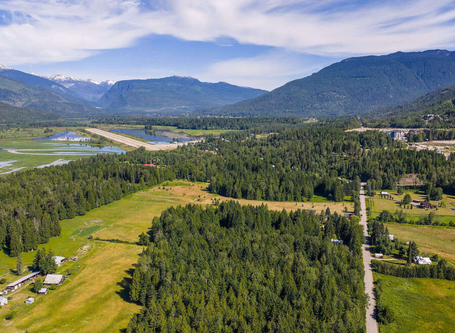 Discover this expansive rural property offering a unique blend of natural beauty and potential.
