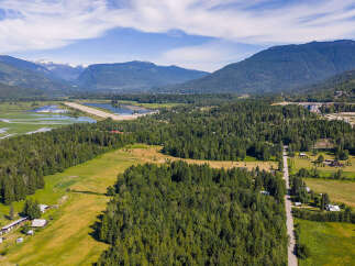 Discover this expansive rural property offering a unique blend of natural beauty and potential.