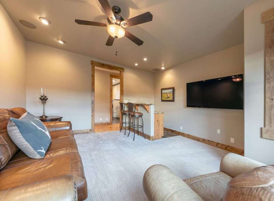 Step into this inviting living space, perfect for relaxation and entertainment.